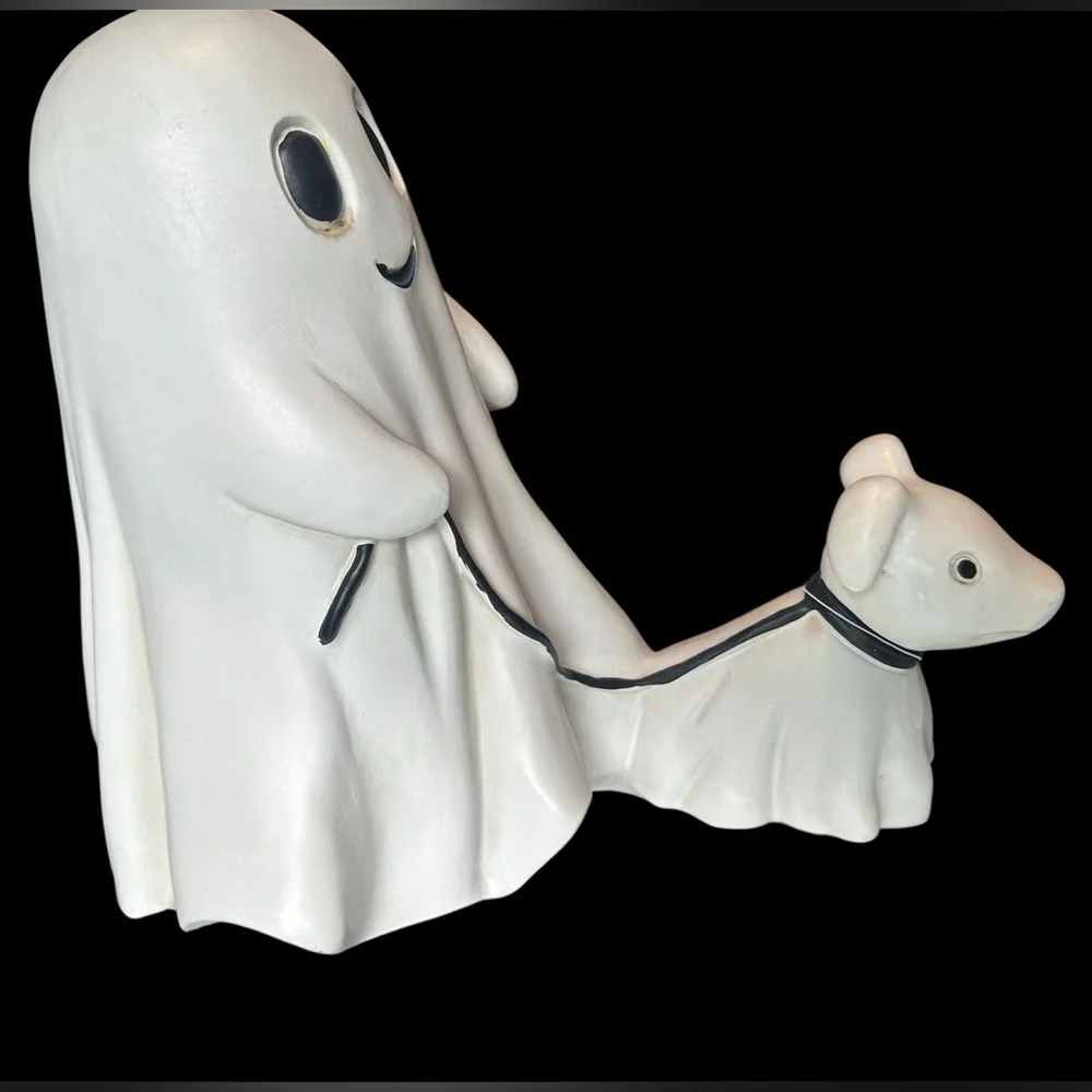 NWT Viral Ghost Figurine with Ghost Dog (Medium)